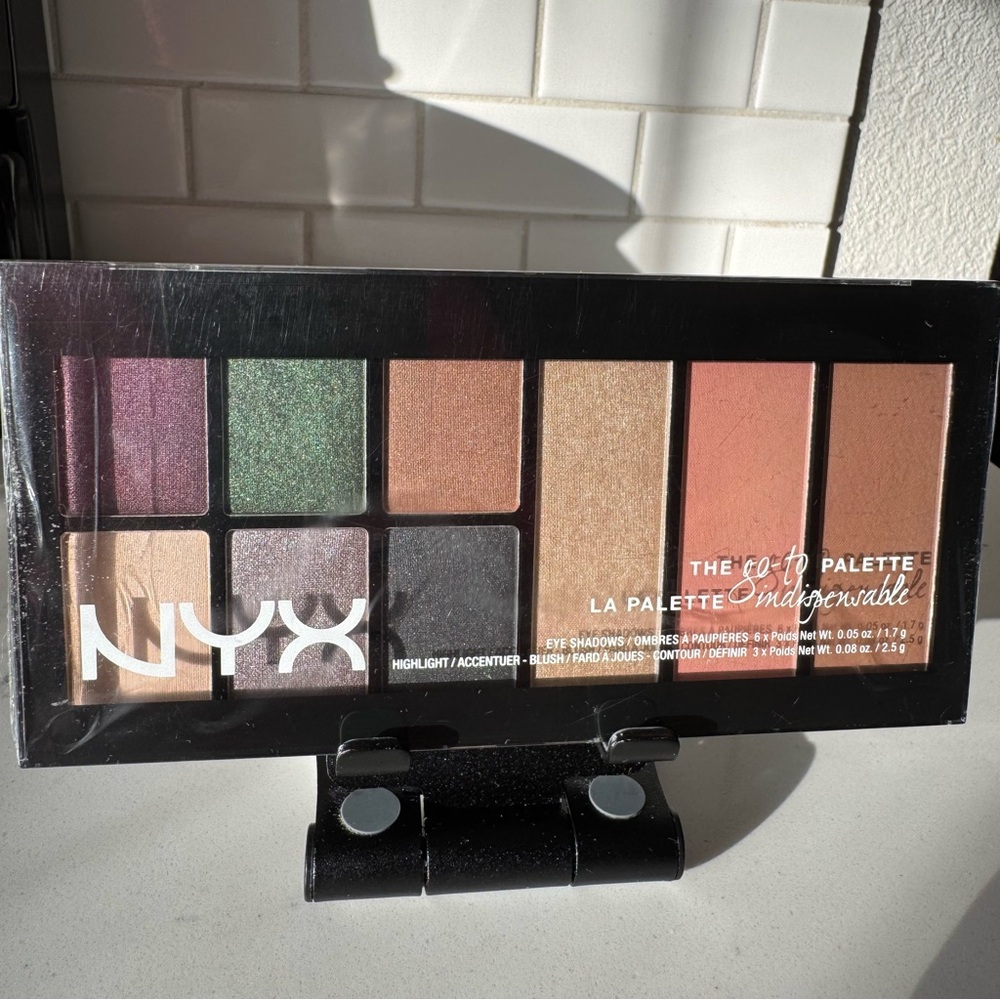 New/Sealed! NYX Eye Shadow & Highlighter The Go-To Palette Warm Neutrals & Green